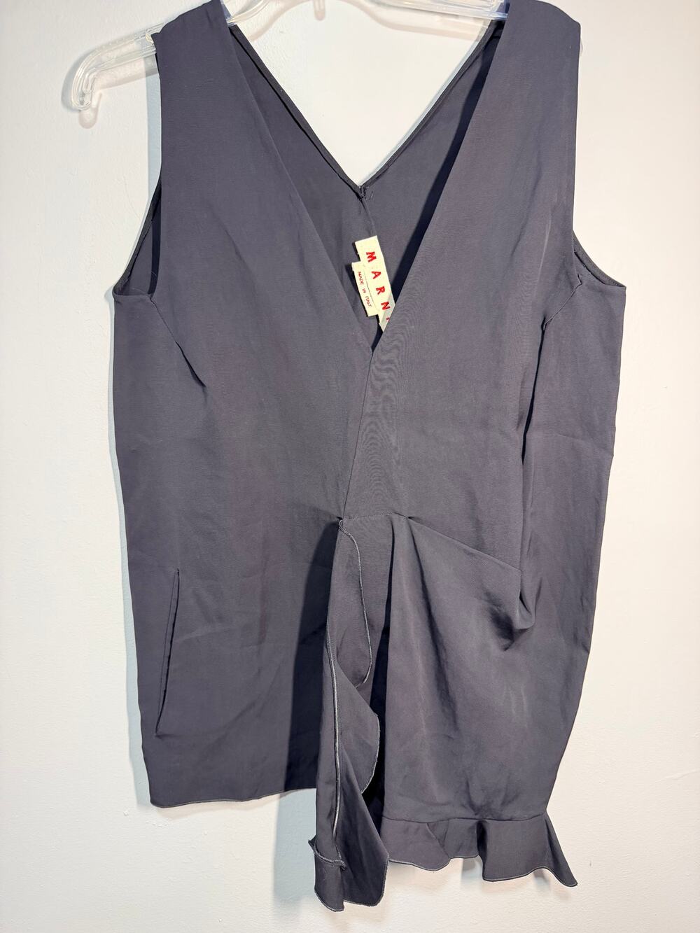 Marni Asymmetric Sleeveless Top V-Neck Ruffle Blouse Charcoal Gray  40/Small